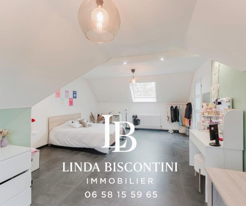 Maison - 223 m² - 7 pièces