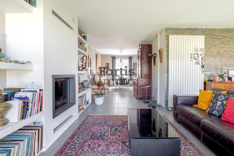 Maison - 230 m² - 6 pièces