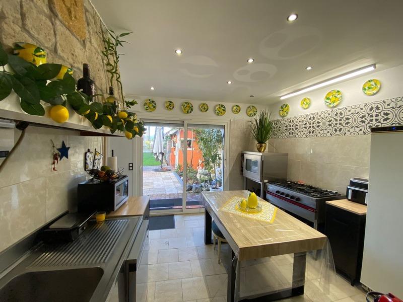 Maison - 181 m² - 7 pièces