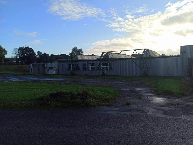 Local commercial - 1 306 m²