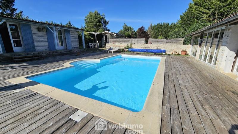 Maison - 232 m² - 10 pièces