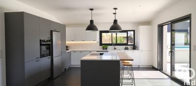 Maison - 202 m² - 5 pièces