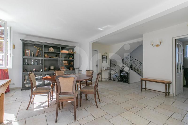 Maison - 183 m² - 7 pièces