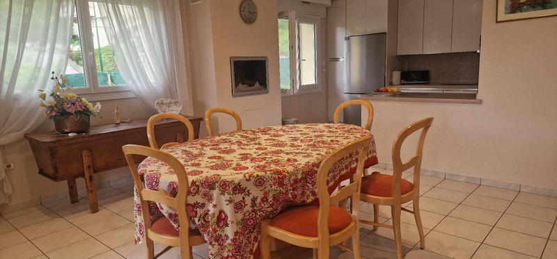 Villa - 163 m² - 10 pièces