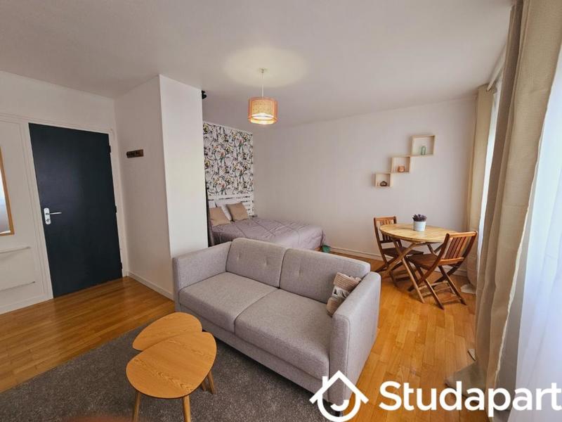 Chambre - 10 m² - 1 pièce