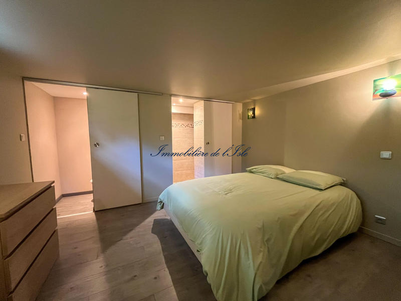 Maison - 241 m² - 8 pièces