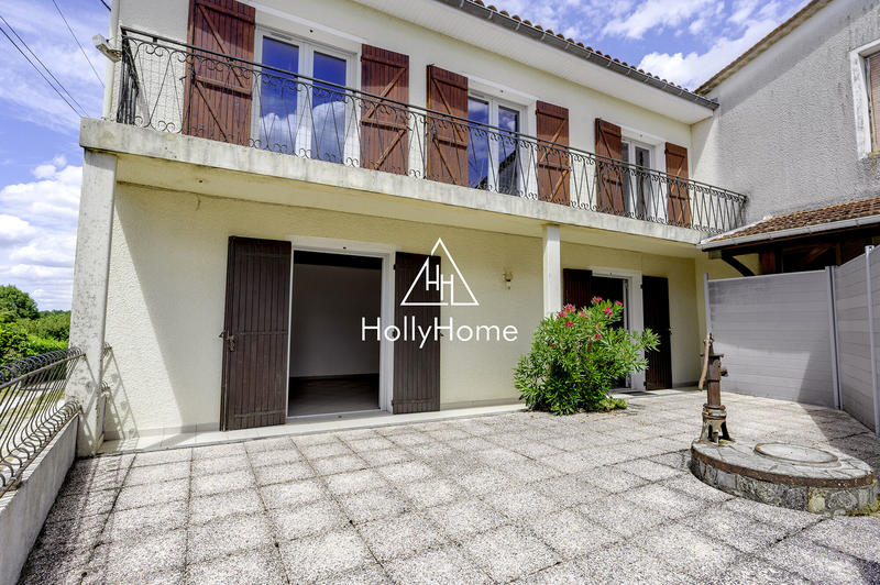 Maison - 290 m² - 8 pièces