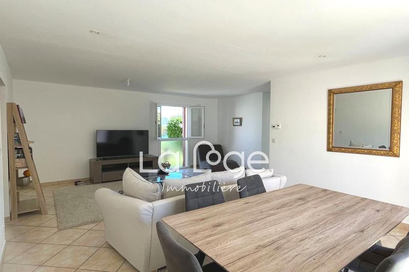 Maison - 208 m² - 8 pièces