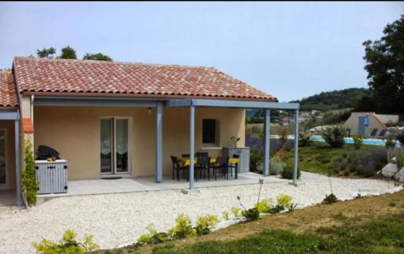 Maison - 185 m² - 11 pièces