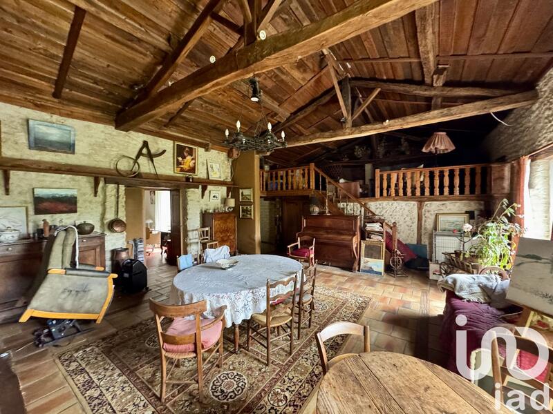 Maison - 227 m² - 7 pièces