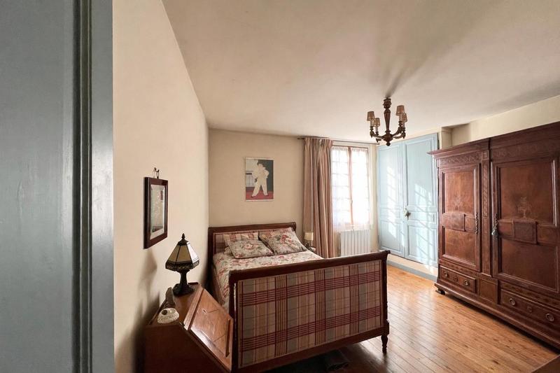 Villa - 236 m² - 12 pièces