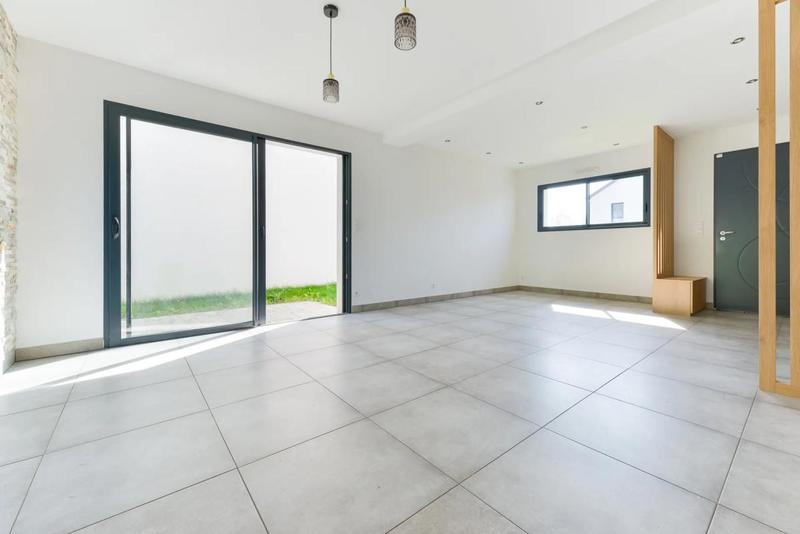 Maison - 104 m² - 4 pièces