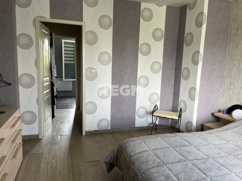 Maison - 215 m² - 8 pièces