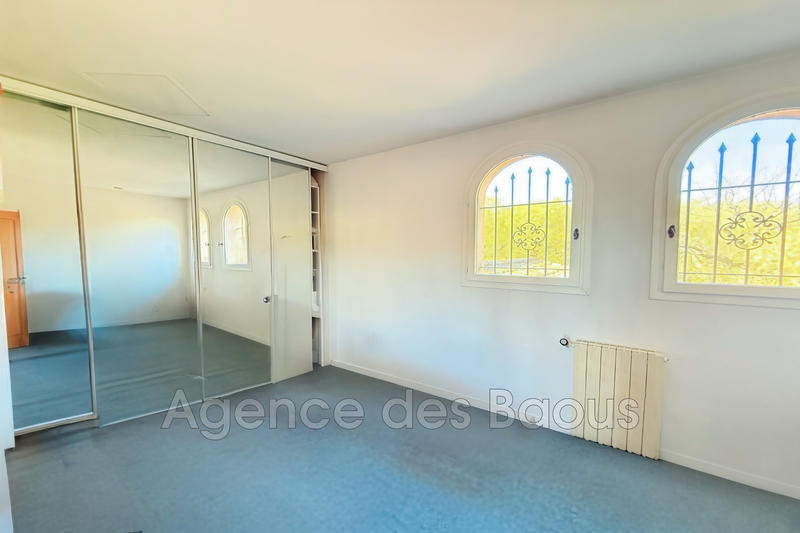 Maison - 204 m² - 6 pièces