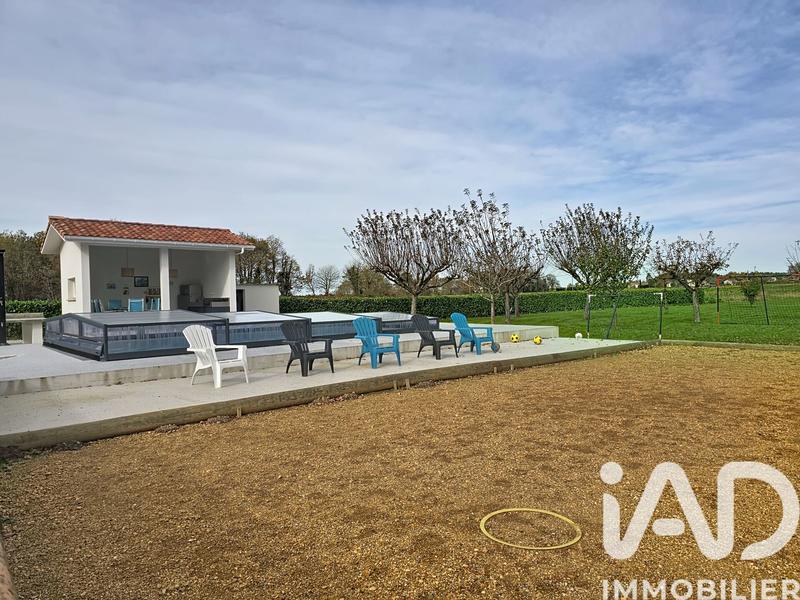 Maison - 330 m² - 13 pièces