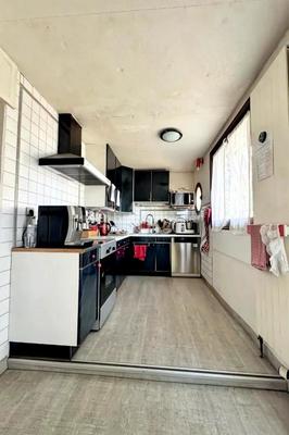 Maison - 260 m² - 9 pièces