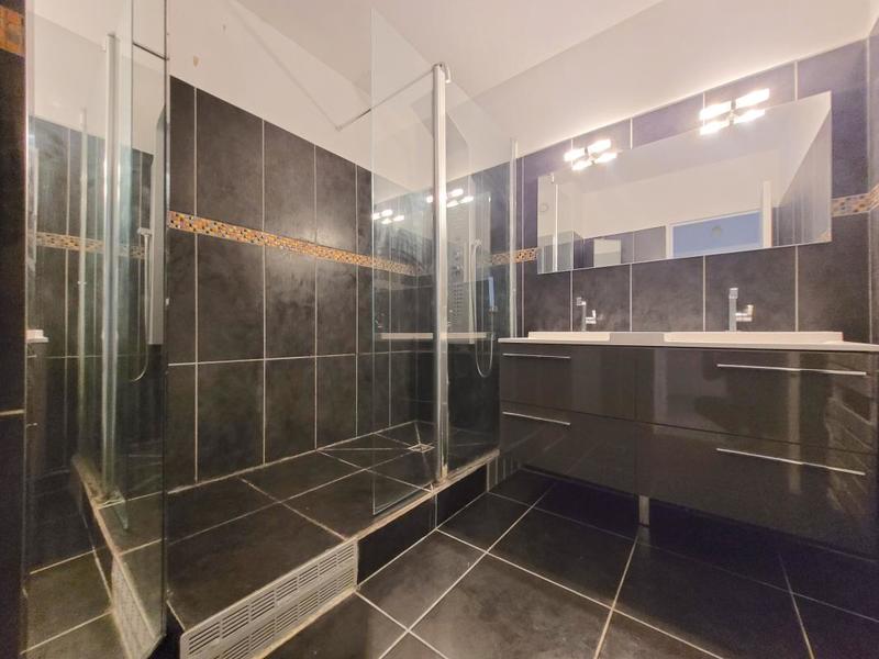 Appartement - 81 m² - 3 pièces