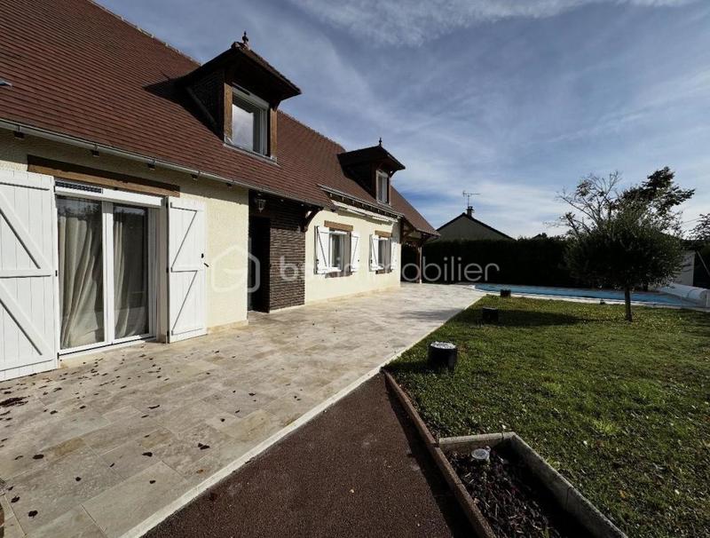 Maison traditionnelle - 148 m² - 6 pièces
