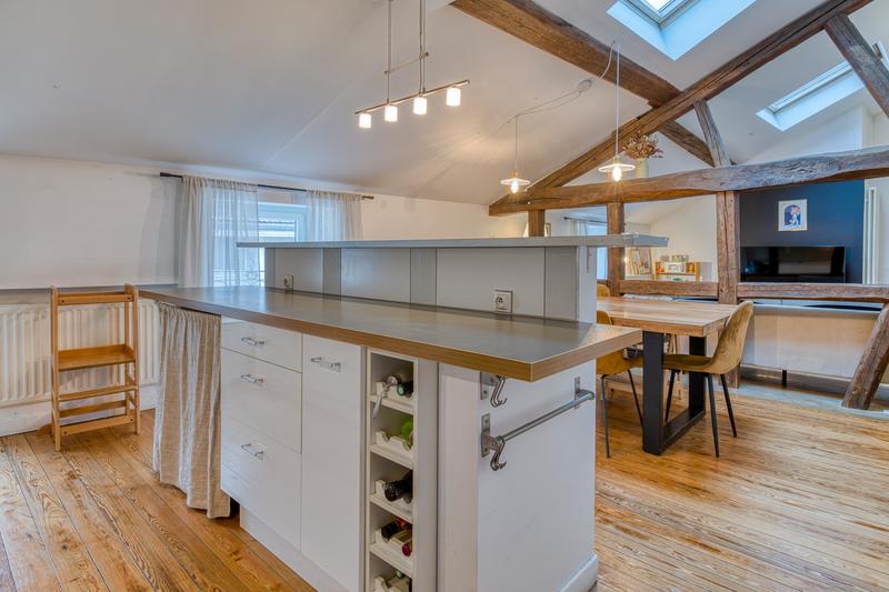 Appartement - 85 m² - 5 pièces