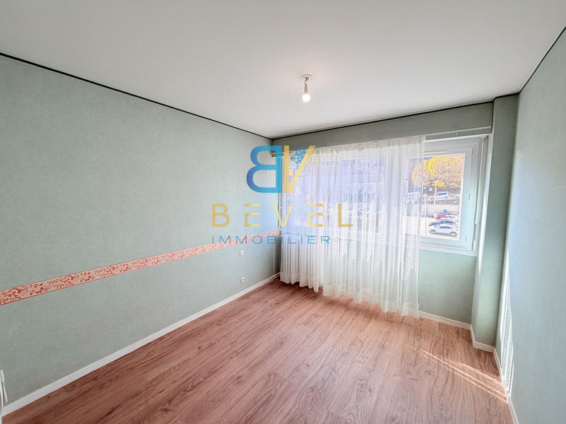 Appartement - 99 m² - 5 pièces