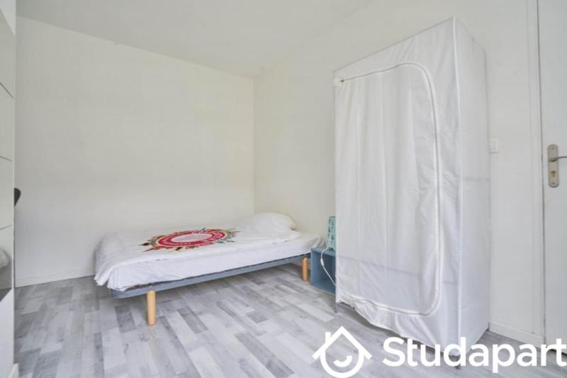 Chambre - 14 m² - 1 pièce