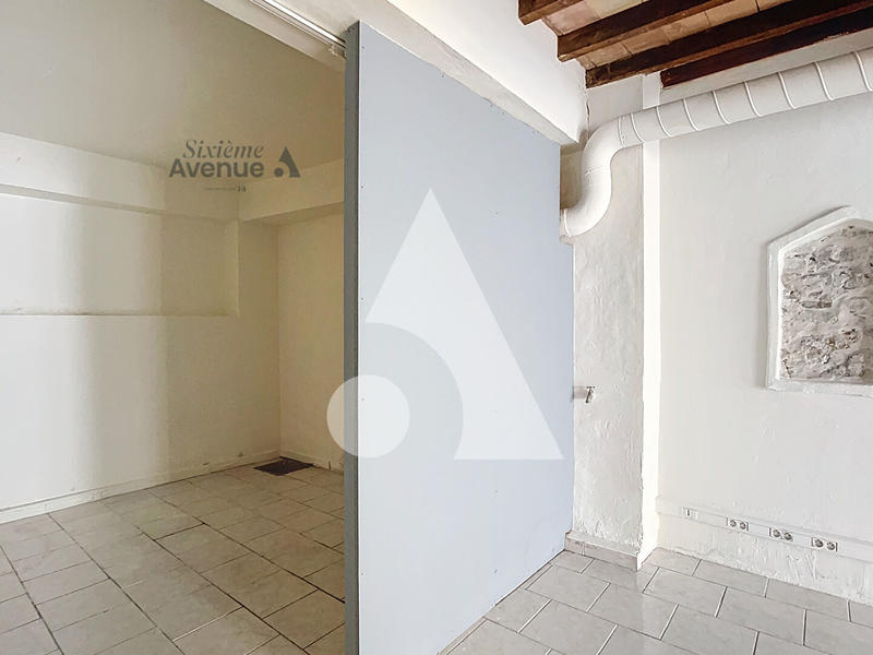 Local commercial - 85 m² - 2 pièces