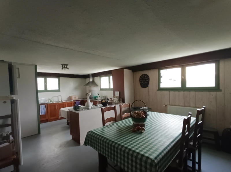 Maison - 260 m² - 9 pièces