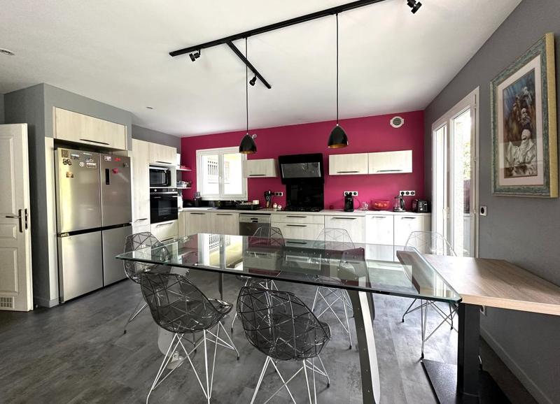 Maison - 203 m² - 6 pièces