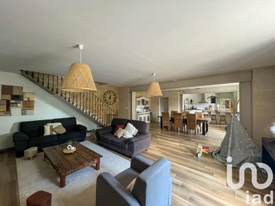 Maison - 259 m² - 8 pièces
