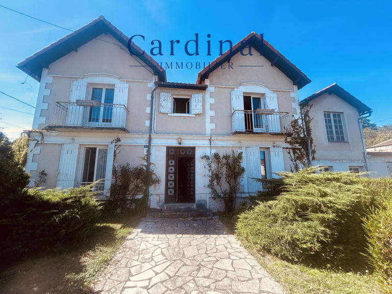 Maison - 230 m² - 10 pièces