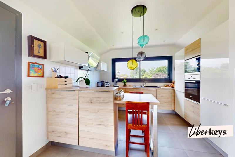 Appartement - 97 m² - 4 pièces