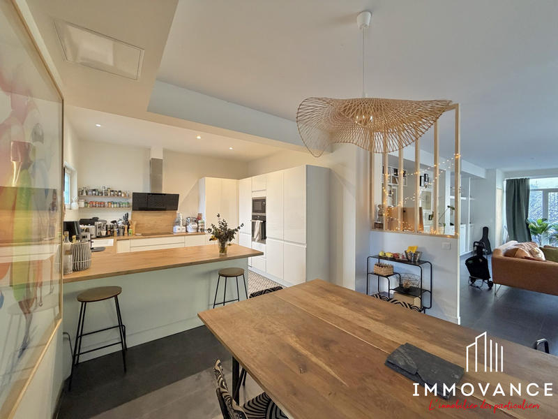 Villa - 225 m² - 8 pièces