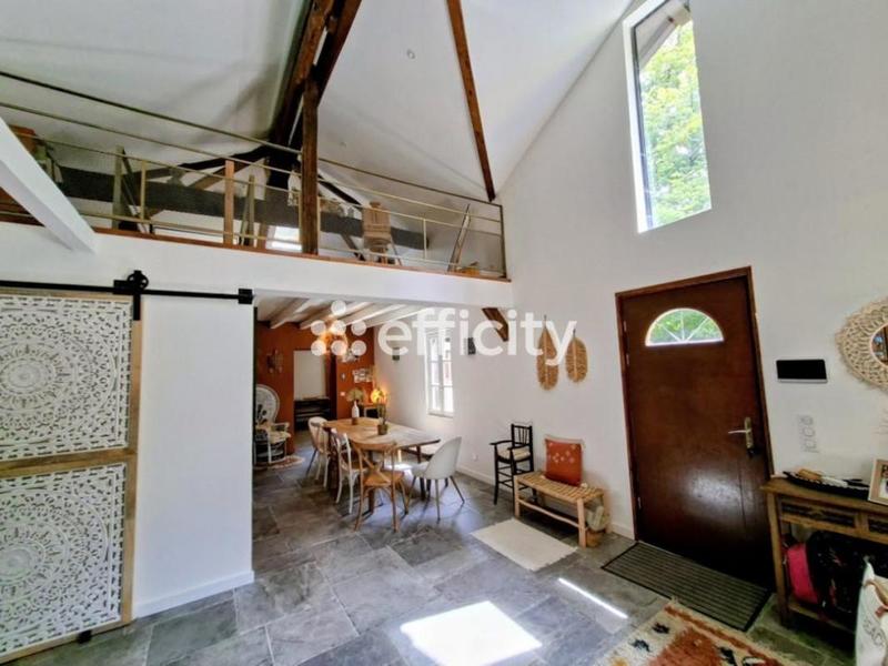 Demeure - 262 m² - 12 pièces