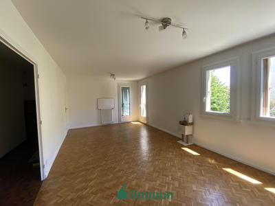 Appartement - 80 m² - 3 pièces