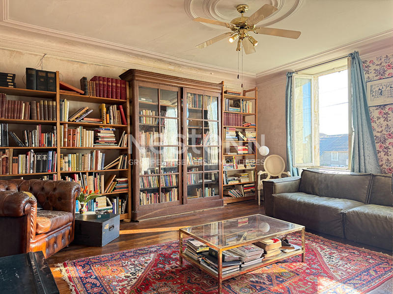 Maison - 259 m² - 10 pièces