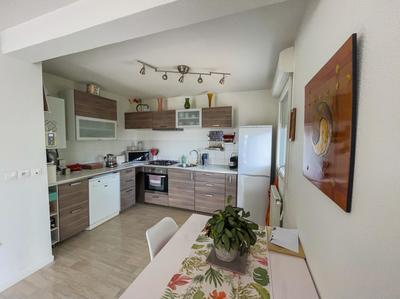 Appartement - 77 m² - 4 pièces