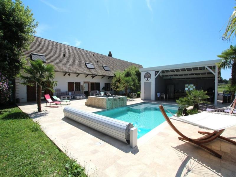 Propriété - 210 m² - 7 pièces