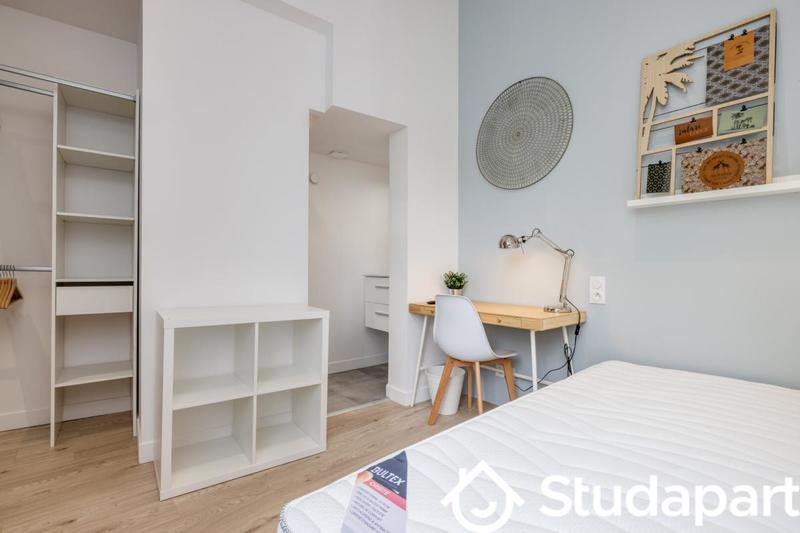 Chambre - 11 m² - 1 pièce