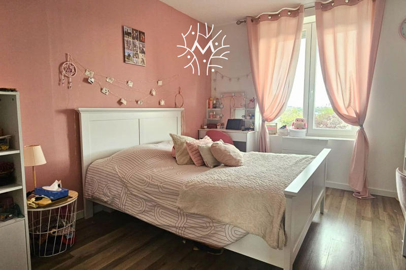 Maison - 137 m² - 6 pièces