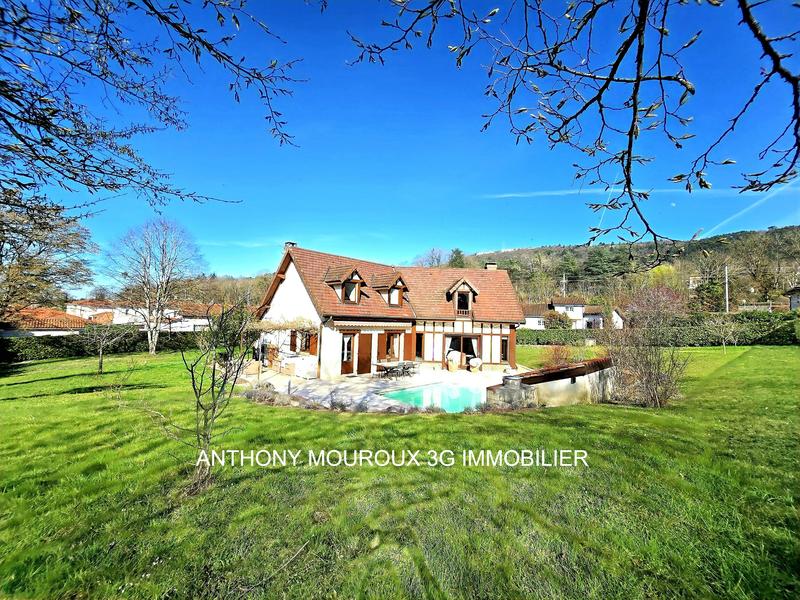 Maison - 248 m² - 7 pièces