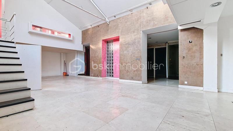 Loft - 140 m² - 6 pièces