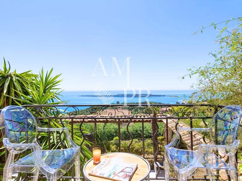 Villa - 355 m² - 8 pièces