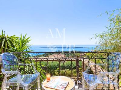 Villa - 355 m² - 8 pièces