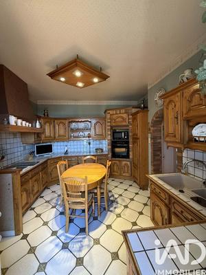 Maison - 208 m² - 9 pièces