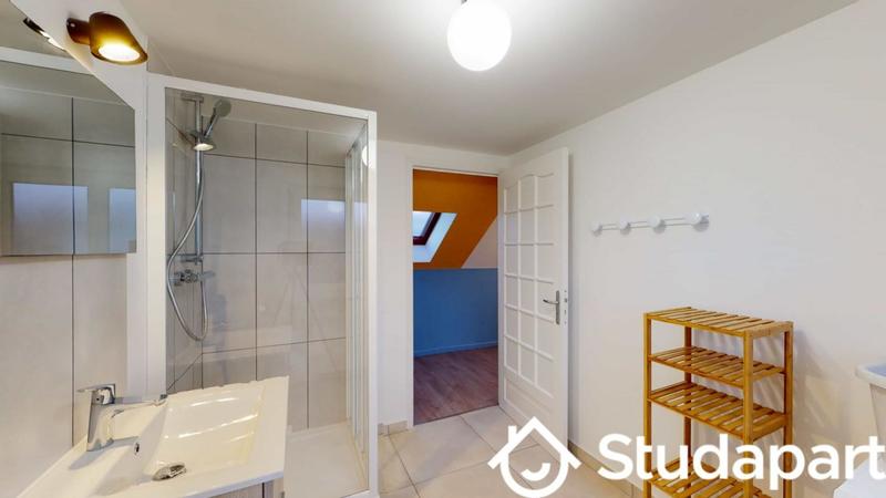 Chambre - 11 m² - 1 pièce