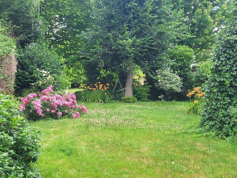 Propriété - 224 m² - 11 pièces