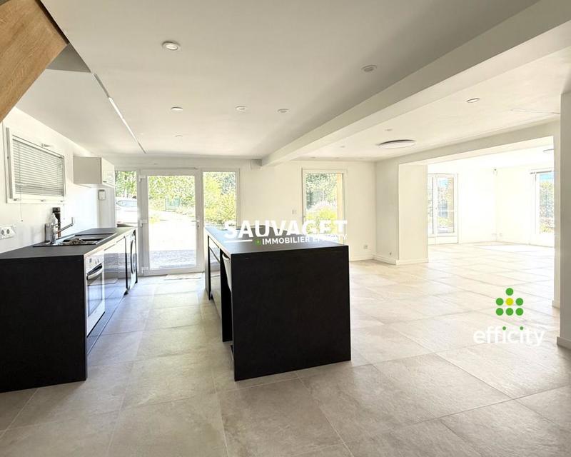 Maison - 143 m² - 5 pièces