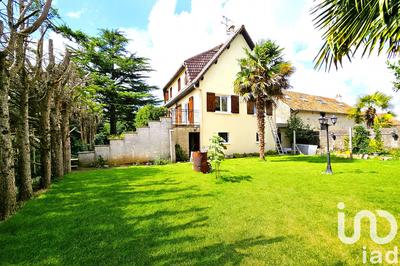 Maison - 170 m² - 9 pièces