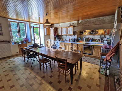 Maison - 330 m² - 14 pièces