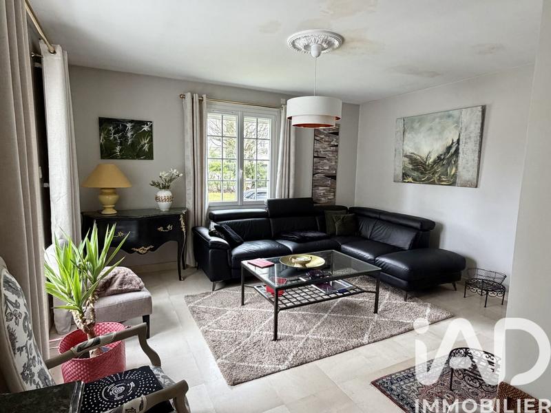 Maison - 240 m² - 10 pièces